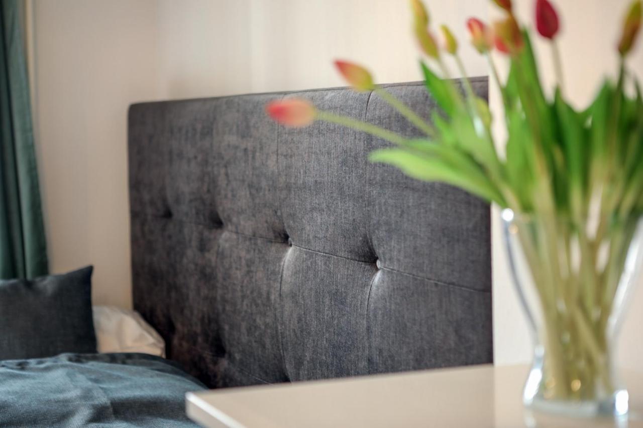 4 Personen Altbau Apartment Nahe Kurfuerstendamm - Romeo & Julia Berlijn Buitenkant foto